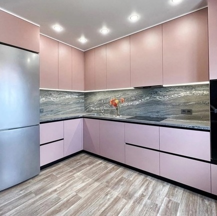 Кухонный гарнитур нежно-розовый
